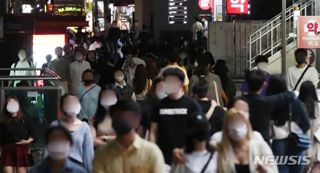'제2 이태원 참사' 걱정? 물어보니…주중 "강남역", 주말 "홍대입구역"

[서울=뉴시스] 박대로 기자 = 강남역과 홍대입구 등 인파가 몰리는