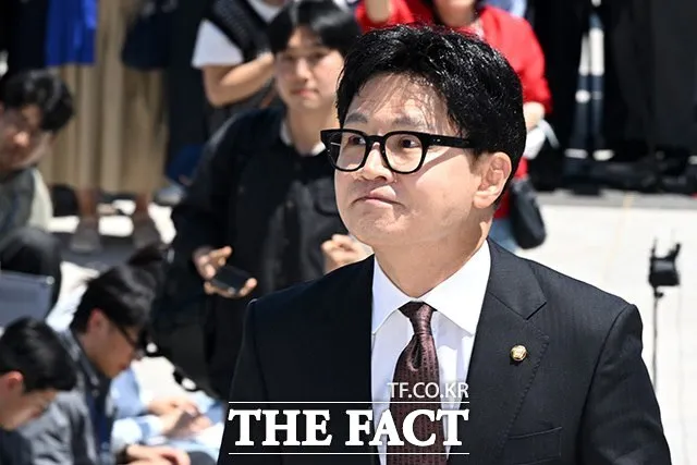 [주간政談<하>] '정치 신인' 상임위 배정 주목…'법조인 출신' 한동훈은...

장동혁, 꾸준히 송파 개표소 집회 참석김정은, 시진핑 극진 환