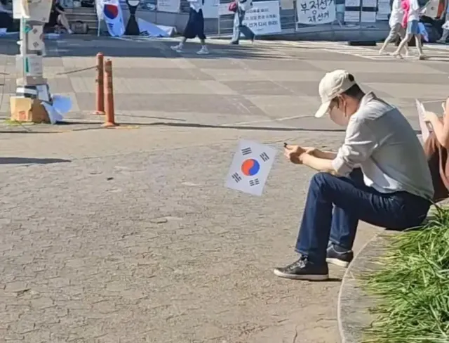 장대표님 연기 하는걸로 보여? 
오죽 하면 국민의 한사람으로 나와서
직접 안나서고 이렇게 까지 하는데
