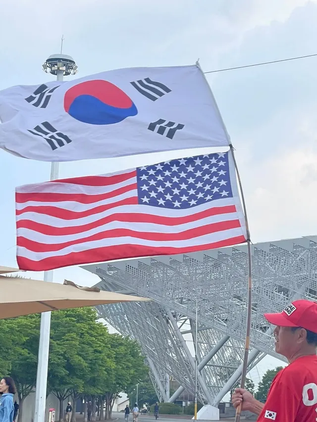 ㅆ ㅣ 발 조용하던 인스타 지인들 죄다 올림픽 축구 인증이네요 ㅈ ㅗㄴ나 열받네요 
지금 올공 계신분 , 계셨던분들이 미래다..+멀리서 응원해주