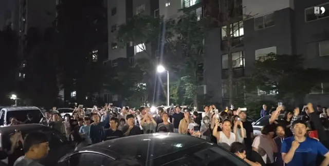 현 상황
기초 알고리즘 만든 해커들(한국 A-WEB 중국애들) 싹다 잡아가서 복잡한 계산식 기반 전산조작 불가. 고로 득표율이 100프로 넘어감