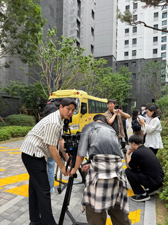 추가 투표 했는지 아무도 모르네???????
투표함은 나오네!??