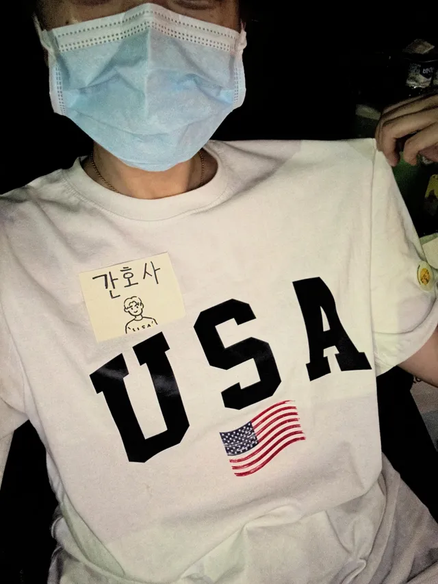 흰색옷 입고 아무문제 없이 봉사중
아프거나 필요한거 있으신분은 1-3쪽으로 오세요!
대부분 모든게 다 있어요~!
혹시 인원 없는곳에 필요한거 있