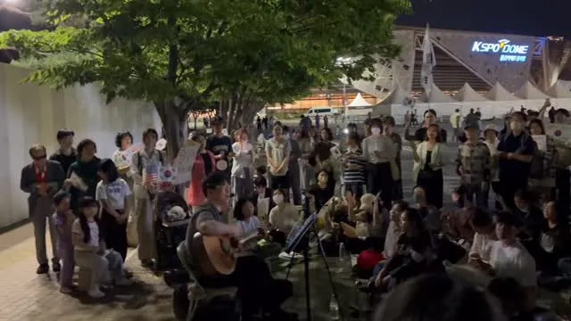 [엡6:12, 새번역] 우리의 싸움은 인간을 적대자로 상대하는 것이 아니라, 통치자들과 권세자들과 이 어두운 세계의 지배자들과 하늘에 있는 악한