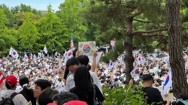 올공 실시간 6/6 15:00 
오늘 올팍 참석자 대부분이 2030이더라. 
솔직히 너무 멋졌고 다같이 애국가 부른것도 있는데 조금 있다가 올릴