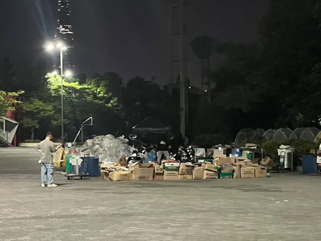 잠실 핸드볼 경기장 주변 쓰레기는 죄다