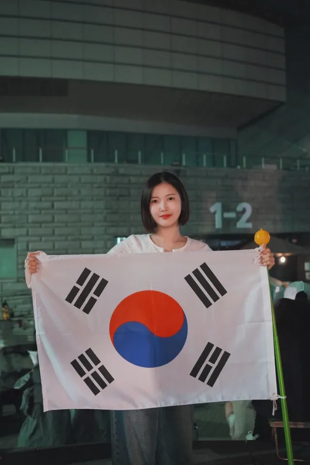6월11일(목) 
9일째 쉬지 않고 올공 지키는중!
이젠 여기가 매일 출퇴근 하는 내 일터다!!
오늘도 새벽까지 꺼지지 않은 불씨에 더 힘을 얻