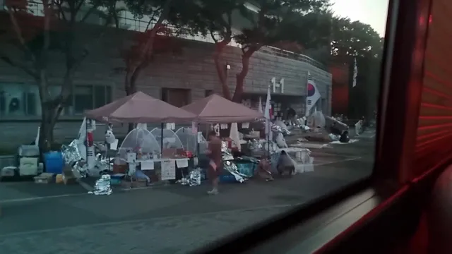 올공 현황 새벽 5시 15분 

평안하고 질서있는 외침에 감동한

불금이었어, 나는 슬슬 청주로 가려고..

다음 시민분들 여기 빈자리 채워줄거