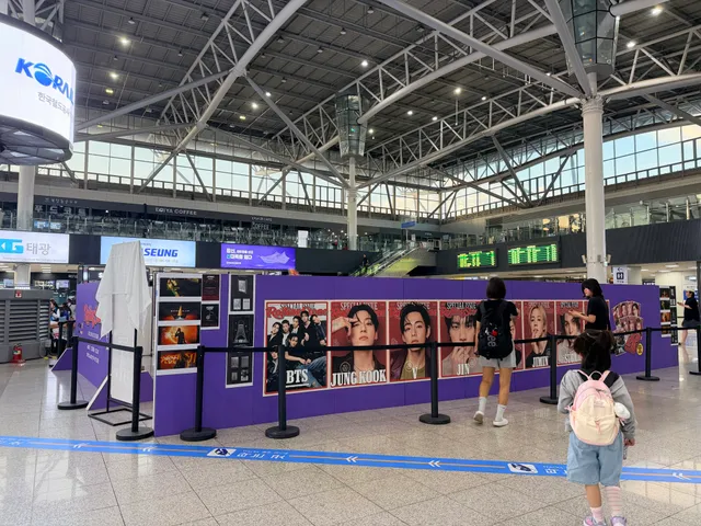 리아야 BTS오빠들만 보지 말고
자유민주주의 현장 체험학습 하러 잠실 가보자 🇰🇷