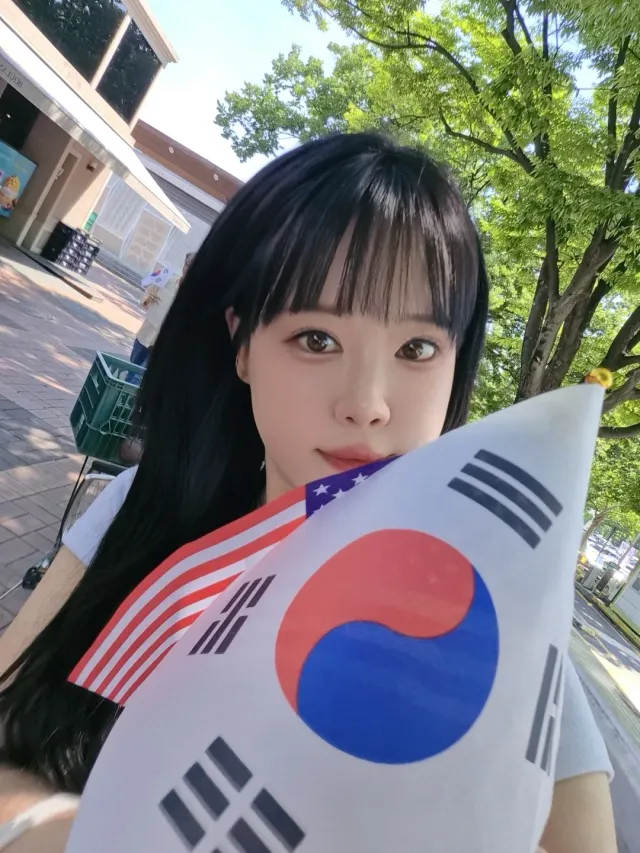 집이 경기도인 관계로 오래 있진 못했네요🥺
9년전 태극기집회와는 또 다른 평화집회였습니다
마이크나 스피커 하나 없이 모두가 목소리 높여
딱 이