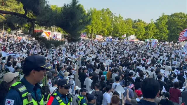 와…. 매일 나왔지만 오늘이 역대급 인파입니다 
🇰🇷❤️🙏

올공 6/13 18:12 현상광