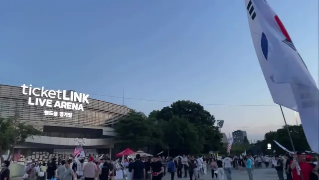 누가사람없데 ?!
언론이여 각성해라 그렇게 제대로 보도 안할거면
펜이라도 내려놔