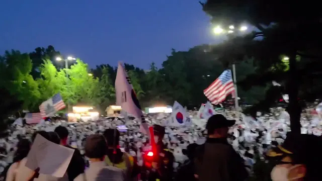 [올림픽공원 2026.6.13. 실시간] 
기레기들아 이게 700명이냐?
경기장 주변 전체가 이래~
민노총 계산법으로 100만명이다!
 오늘 역