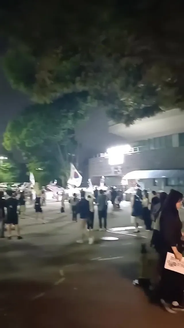 이게 현 상황이다
오늘 주말인데 ㅋㅋㅋㅋ 하 진짜
자혁당은 시발 나중에 이 죄 꼭
달게 받아라
이재명이랑 민주당이 원하는대로
해주는 애들이 보수