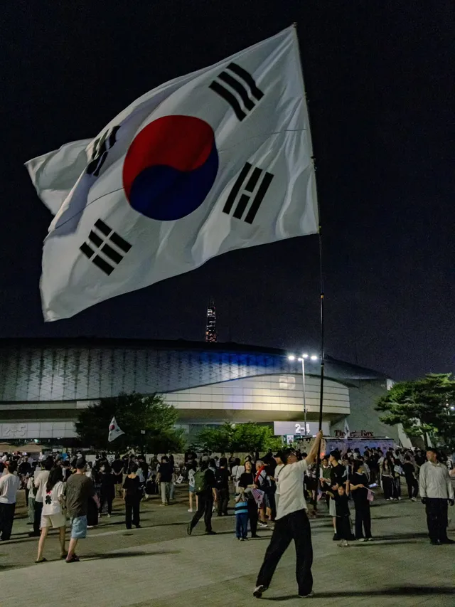 🇰🇷

''부정선거 재선거''
''당일투표 수개표''

1초도 쉬지않고 밤새 외치고 있는 올림픽공원의 사람들🇰🇷

날이 밝은 지금까지도 