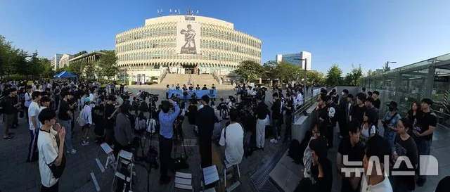 쏟아지는 시국선언…'정치 무관심' 대학가도 움직였다[2030 시위②]

[서울=뉴시스]이다솜 신유림 기자 = "한 표는 지켜져야 한다고 생각합니