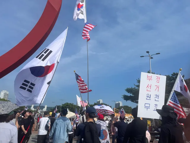 부정선거 원천무효! 한미공조 국제수사!

재선거해서 부정선거카르텔한테 또 부정선거할 기회를 주자고??? 이번엔 제대로한다고 전자투표하자할껄???