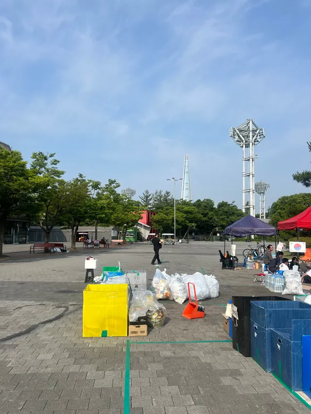실시간 ’올공‘ 현황

우리는 깨끗하게 하자나!!
올바른 집회문화 만드는 재활용장의 숨은 일꾼들 정말 고마워 🙏 

어제 어르신들 중 어떤 분