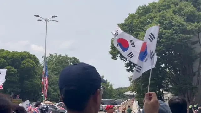 일정이 있어 30분 정도 밖에 못 있어서
마음이 무겁지만 다음엔 노숙하러 오겠습니다
노숙 준비물이나 꿀팁 있음 알려주세요..🥹

+태극기 약 