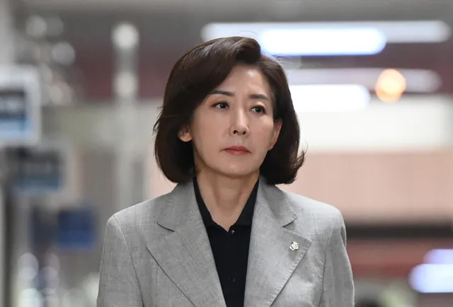 [속보]나경원 “내가 출마하고 싶어서 재선거 주장한다고?…오세훈 더 ...

나경원 국민의힘 의원은 ‘투표용지 부족’ 사태를 헌정 사상 최악의 