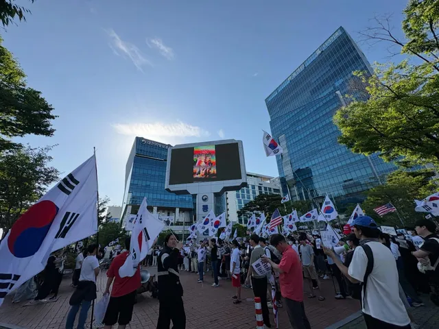 애들 학원 마치고 갔더니 너무 힘들어해서 먼저갑니다 ㅠㅠ 이따 봐서 다시 나와야 할거같은데 쉽지 않네요
젊은 사람들이 많아서 너무 다행입니다. 