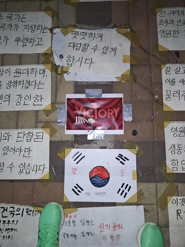 스레드 우파들은 
말투가 ㅈㄴ 화끈해서 
여자라고 상상이 안 된다.. 
절반은 여자라니..ㅋㅋㅋ 

내가 남자라서 그런가?