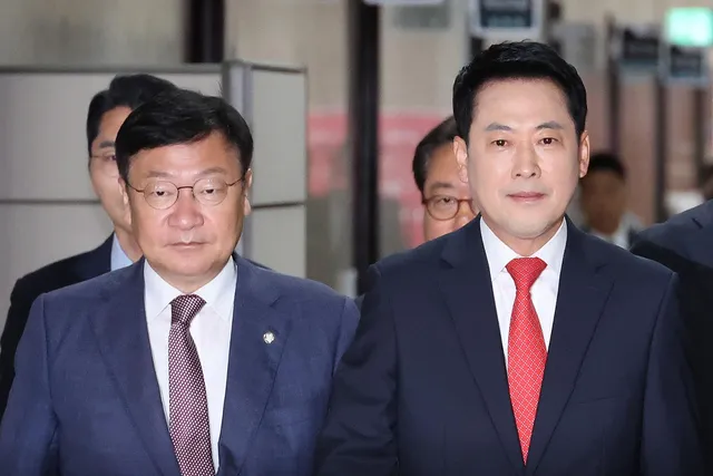 '사면초가' 장동혁, 운명의 한 주… 스스로 퇴진 시기 밝힐까

국민의힘 장동혁 대표의 지방선거 패배 책임론과 거취 논의를 둘러싼 내부 갈등이 