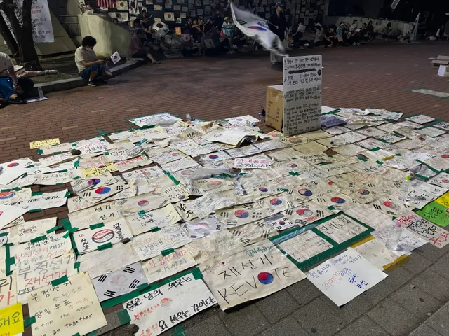 올림픽공원에서 함께 목소리 내주시는 어르신분들께 푸대접을 한다는 얘기가 있어서 간단하게 글 써봅니다

저는 어제 견과류바 140개를 들고다니면서