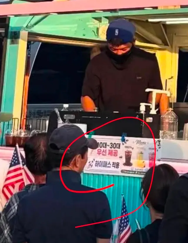 지금 올공에 나와서 애국 뽕에 찬 인간들은
선배 애국자분들에 대한 예의는 밥 말아 쳐먹은건가요???
제가 윤카의 계엄으로 인해 아스팔트에 나오고