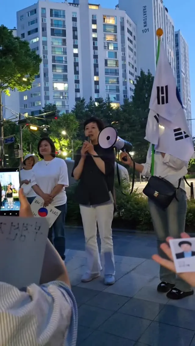 분당이 천당밑에 분당인 이유!

분당에는 든든한 김은혜 의원이있다!
분당에는 지성인 엄마들의 맘카페! 
분따가 있다!