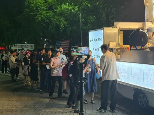 올공
푸드트럭 줄 너무 긴데

같이 시켜드실 분?