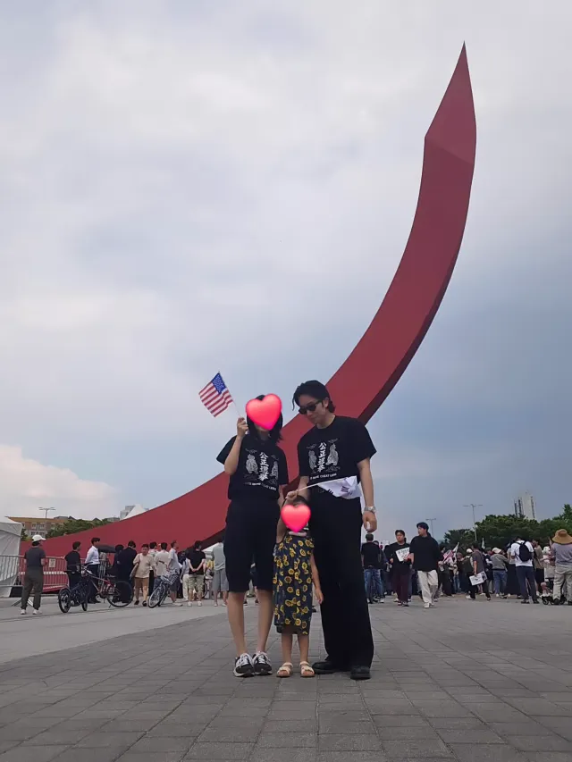 어제에 이어 오늘 또 방문했습니다
가족단위도 많아서 다행입니다
우리 모두 용기를 잃지 맙시다

#잠실민주화운동 #올공 #부정선거 #재선거 #멸공