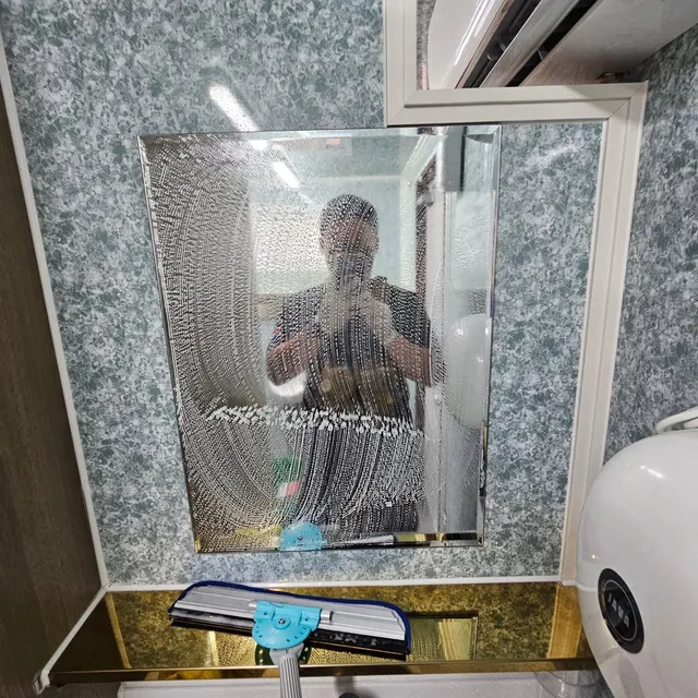 올림픽공원 화장실 청소 봉사!!

오늘은 살면서 가장 잘한 일중에 하나라고 생각해요.

각자 사는곳 하는 일은 다르지만 여기 모인 우리들은 한마