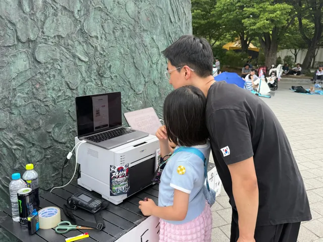 안녕하세요. 오늘 올공두컷 진행한 사람입니다. 
먾은 분들이 참여해 주셨고, 쑥스럽지만 기사도 나왔어요. 
다들 밝게 인사해주시고 좋아해주셔서 