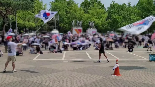 개표소 봉쇄 시위 열흘째 "부정선거 재선거"...장기화 전망

시민들이 열흘째 잠실 개표소 봉쇄 시위를 이어가고 있습니다.길어지는 집회에, 경기