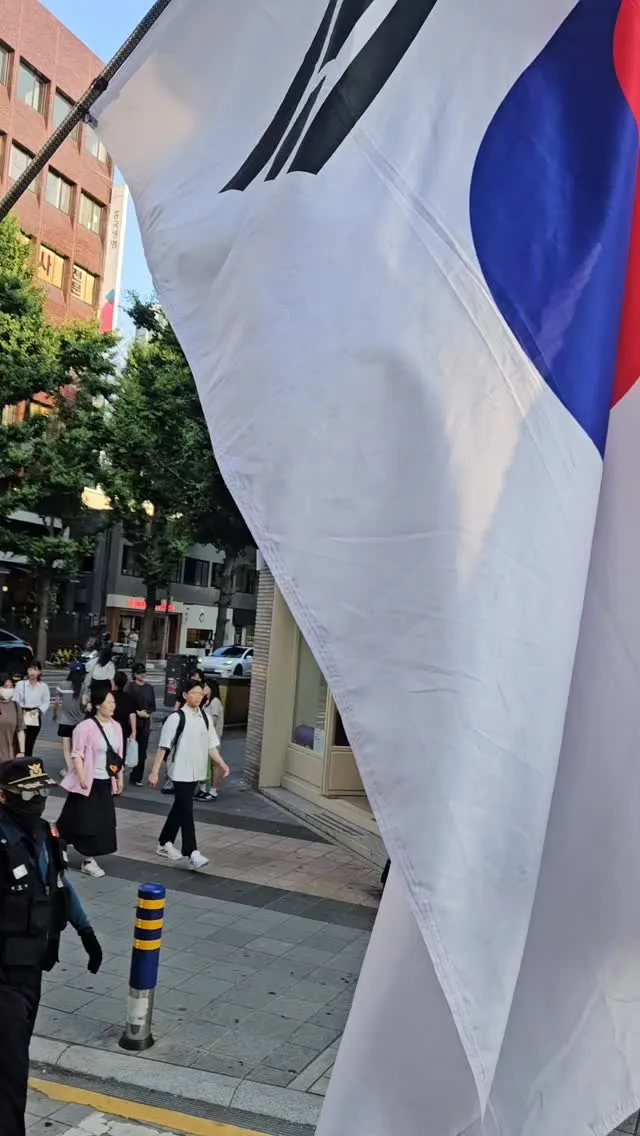 실시간) 오후 5시 부산 서면 하트광장 실화냐? 부산이 들고 일어났다!!

주진우 의원님 오늘 오셨는데, 서면이 순식간에 뜨거운 열기로 뒤덮였다