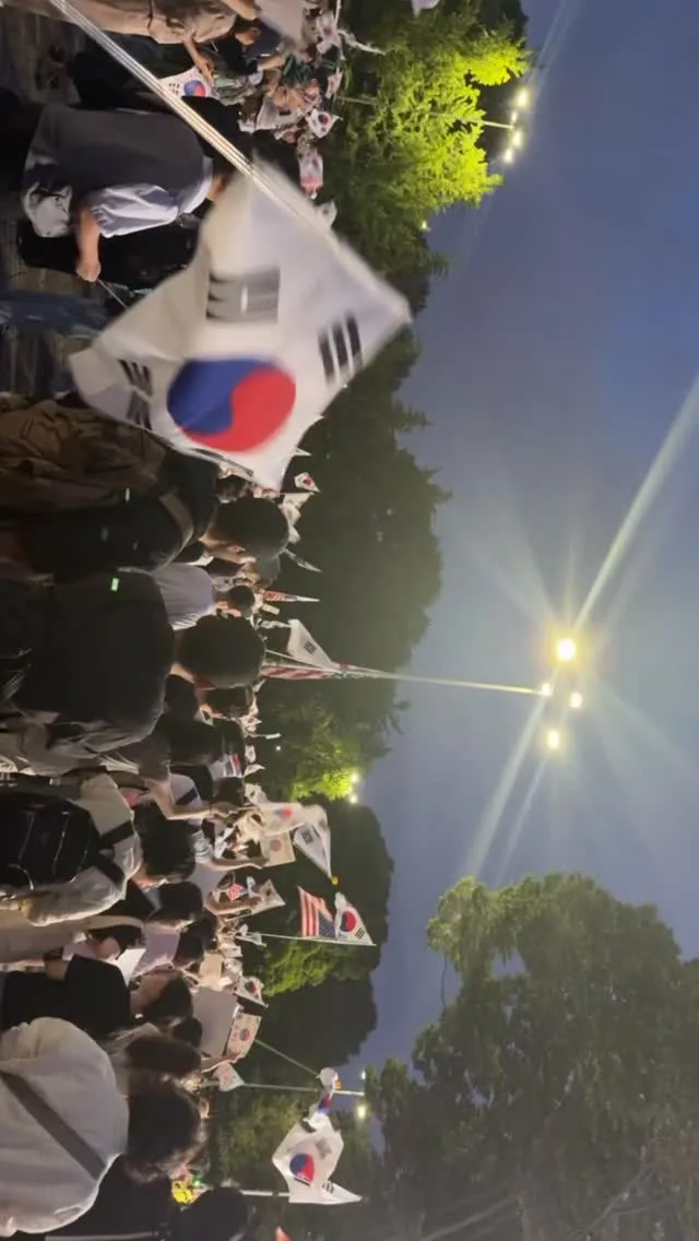 사진찍으러간거아닌데 걷다보면 
아이들 이뿌다고 사진찍어주신다고 하시는분들도 
계셨고 🇰🇷 멋진엄마라고 계속 칭찬을;; 
당연한 일인데 이게 