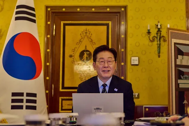 이 대통령, 잠실 시위에 “업무방해 행위 엄정 대처해야”

바티칸을 공식 방문 중인 이재명 대통령이 14일(현지시각) 화상 수석보좌관회의를 열고