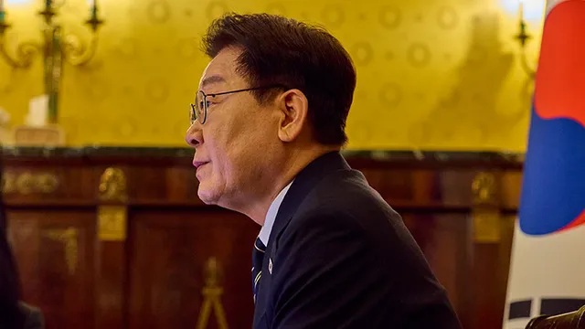 李대통령, 잠실 시위 관련 "사적 검문·업무방해엔 엄정 대처"

李대통령, 잠실 시위 관련 "사적 검문·업무방해엔 엄정 대처"바티칸을 공식 방문