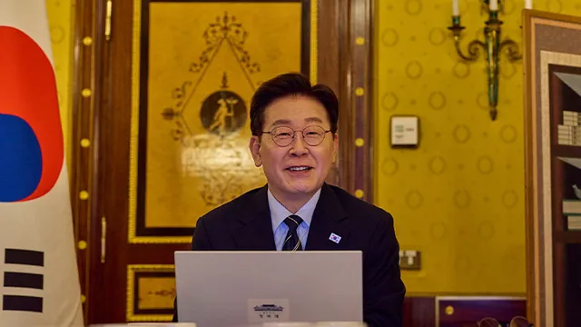 李대통령 "잠실 시위대 사적 검문·업무방해 엄정 대처해야"

李대통령 "잠실 시위대 사적 검문·업무방해 엄정 대처해야"이재명 대통령은 투표용지 