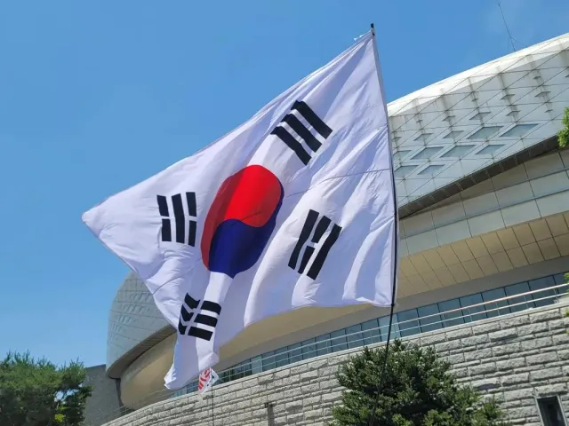 지금 6.3 지방선거 이후 국회에서 머무르고 있는 법안

1. 치매환자 재산이 국고로 환수하여 국가가 관리합니다.
2. “공동현관에 막혀 골든타