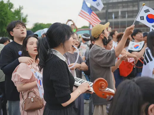 어제 교회 마치고 바로 올공
넘어가서 애국가 아름다운 나라
아리랑 멜로디언으로 연주했어.

많은 선생님들께서 자발적으로
지원하셨고 내 전공은 피