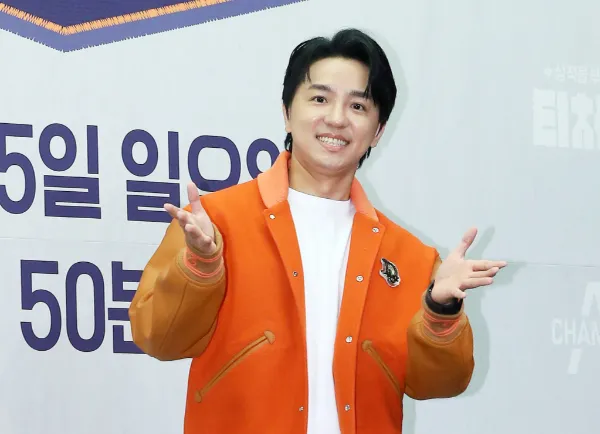 '문항거래 의혹' 조정식, '투표용지 부족' 겨냥…"민주주의 근본 흔들려...

수능 문항 거래 혐의로 재판 중인 영어 강사 조정식이 6·3 지