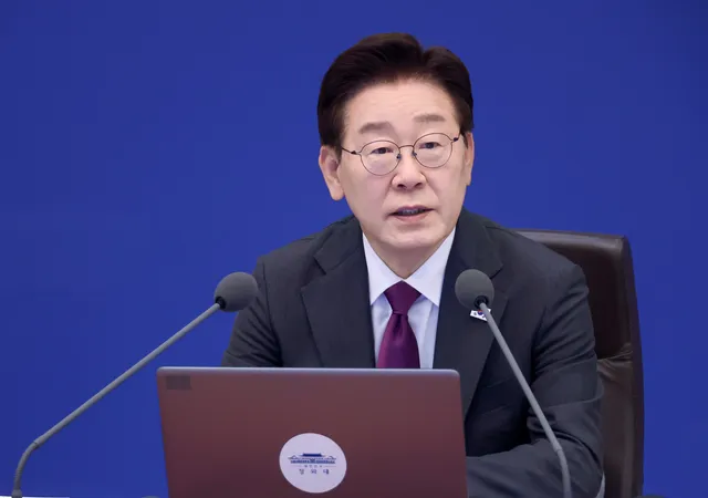 李, 올림픽공원 집회 업무방해에 “행위자·공모자 엄정 수사”

이재명 대통령이 15일 잠실 올림픽공원 집회로 체육단체 업무에 차질이 발생하고 있