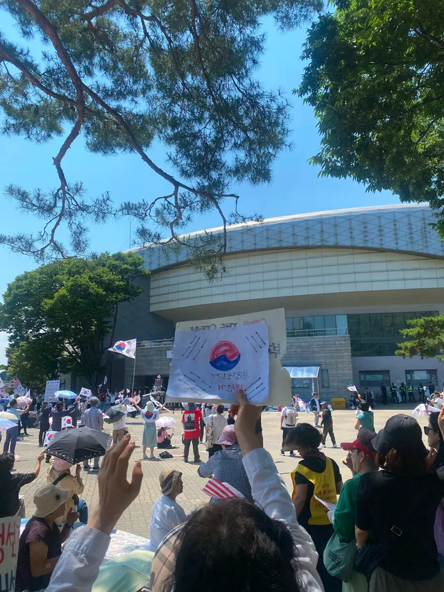 간만에 연차내고 여행을 가고 싶었지만 
내 발걸음은 올림픽공원으로 향했다

부정선거 재선거 당일투표 수개표 
멸공🇰🇷