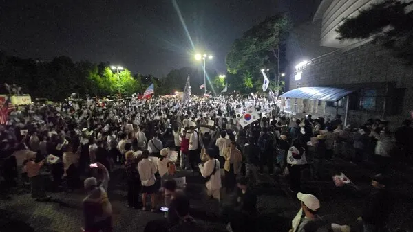 [선관위 게이트] 잠실 청년들 "선관위는 깡패 조직…합수본은 늑장 수사...

[더퍼블릭=김종연 기자] 6·3 지방선거 투표용지 부족 사태로 절