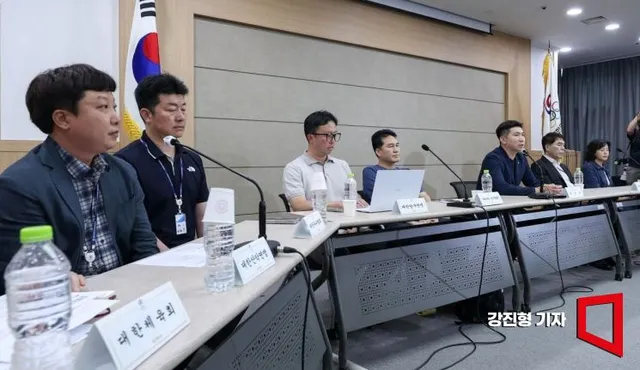[포토] 대한체육회, 핸드볼경기장 입주 회원종목 단체 피해 현황 공개

유승민 대한체육회 회장이 15일 서울 송파구 올림픽파크텔에서 6.