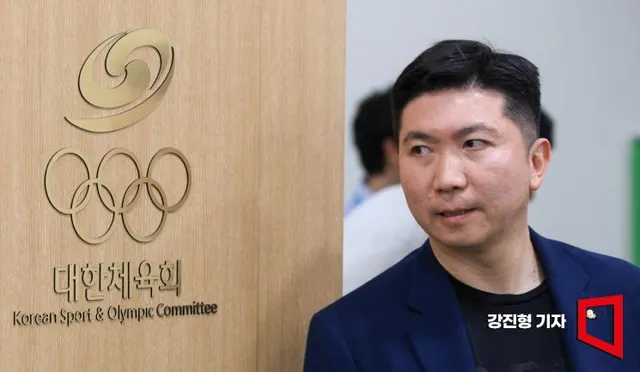 [포토] 기자회견장 들어서는 유승민 대한체육회장

유승민 대한체육회 회장이 15일 서울 송파구 올림픽파크텔에서 6.