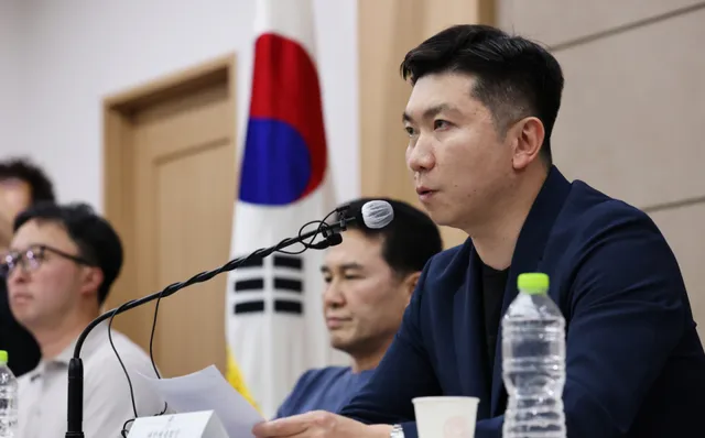 잠실 시위에 10일째 노트북도 못 꺼낸 체육계…"공권력 투입해야"

일부 시위대가 체육단체 사무실이 있는 올림픽공원 핸드볼 경기장을 봉쇄하고 직