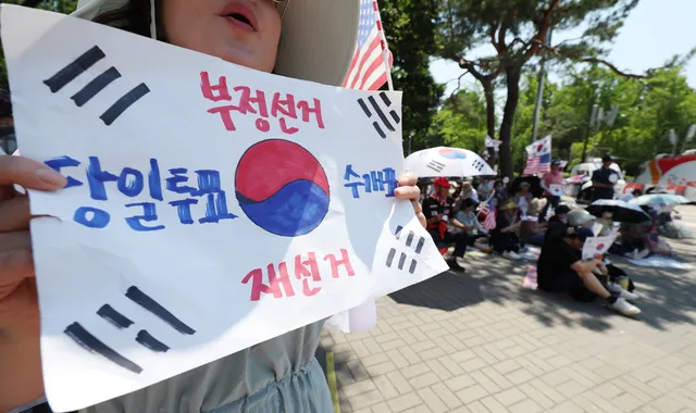 “선수 생존 걸린 문제” 유승민 체육회장, 개표소 봉쇄 시위에 법적대...

“선수들에게 경기 참가와 경기력은 생존의 문제입니다. ” 유승민 대